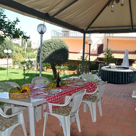 Martas In Apartment Formia