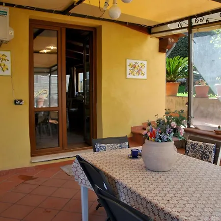 Martas In Apartment Formia